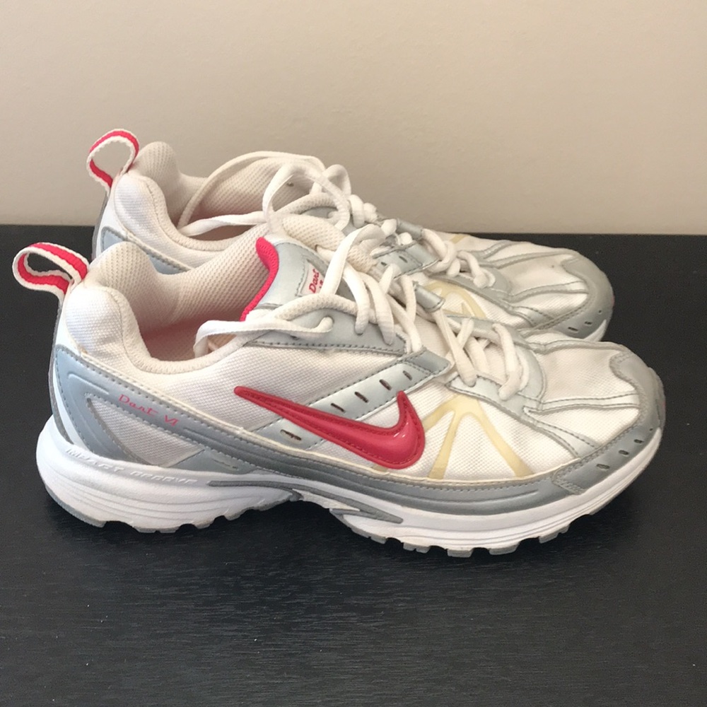 womens nike dart